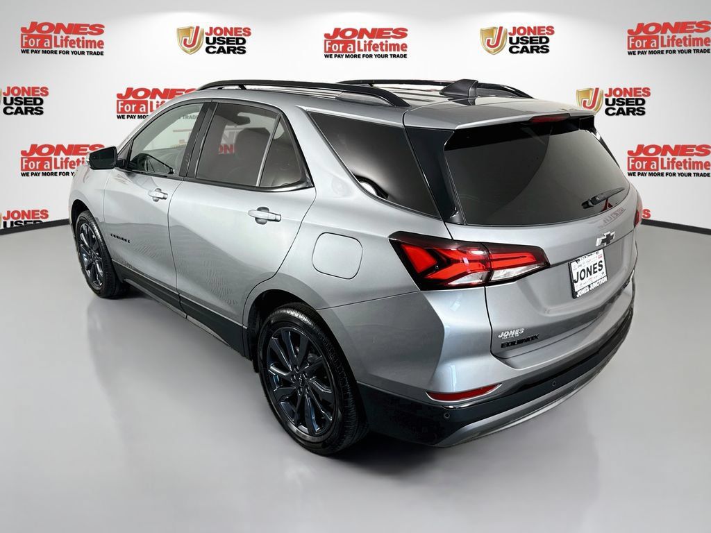 Used 2024 Chevrolet Equinox RS AWD/4WD image 2