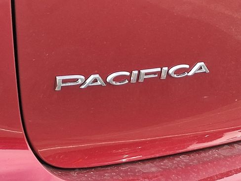 New 2026 Chrysler Pacifica Select image 23