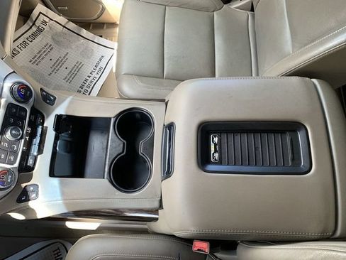 Used 2016 GMC Yukon XL SLT w/ Premium Edition AWD/4WD image 27