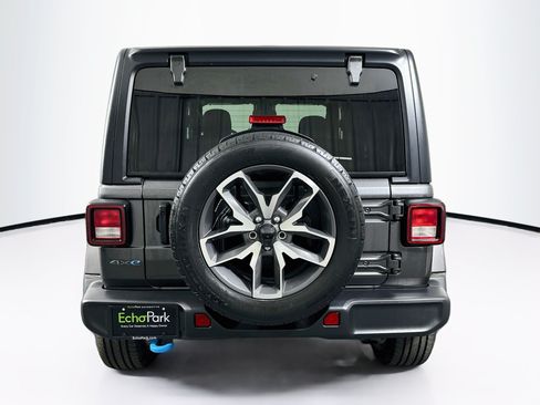 Used 2024 Jeep Wrangler Unlimited w/ Convenience Group AWD/4WD image 7