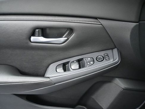 Used 2022 Nissan Sentra SV w/ All-Weather Package FWD image 7