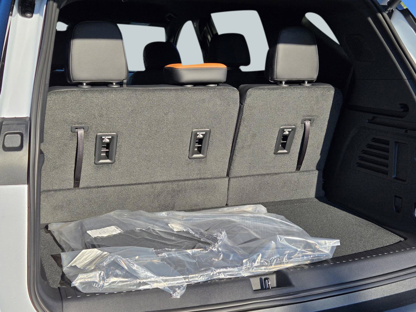 New 2027 Chevrolet Traverse Z71 w/ Enhanced Driving Package AWD/4WD image 9