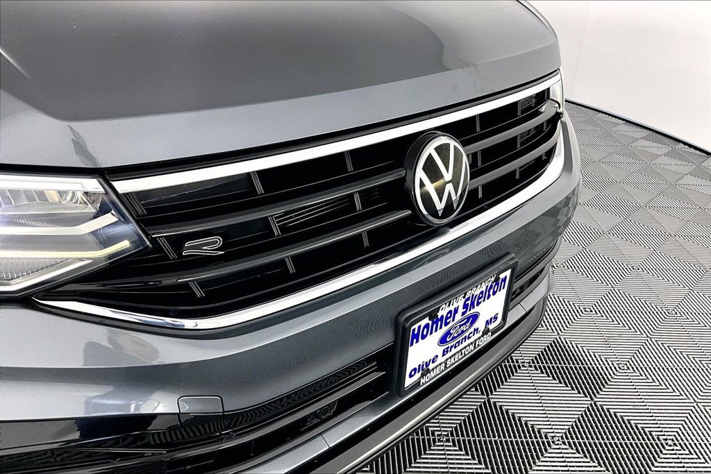 Used 2023 Volkswagen Tiguan SE R-Line FWD image 30