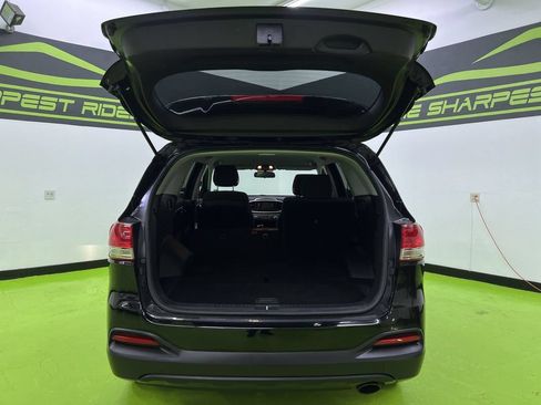 Used 2016 Kia Sorento FWD image 9