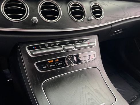 Used 2018 Mercedes-Benz E 300 E 300 image 28