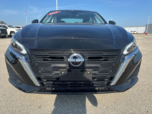 Used 2025 Nissan Altima 2.5 SV FWD image 10