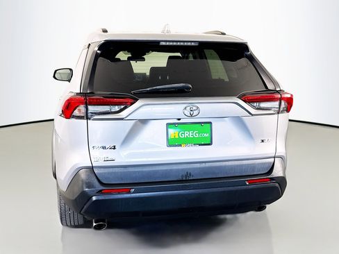 Used 2021 Toyota RAV4 XLE image 8