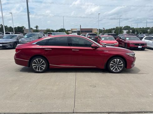 Used 2020 Honda Accord Touring image 4