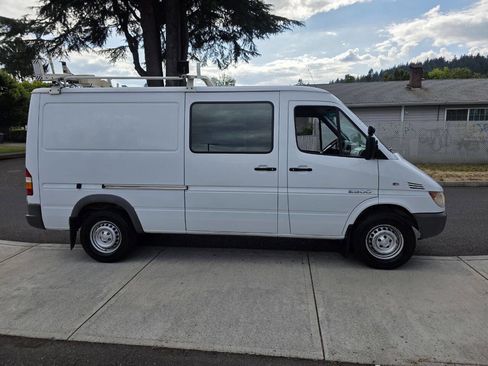Used 2006 Dodge Sprinter 2500 w/ PWR Convenience Group image 4