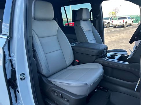 New 2026 GMC Yukon XL Elevation image 57