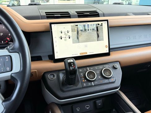 Used 2023 Land Rover Defender 130 First Edition image 62