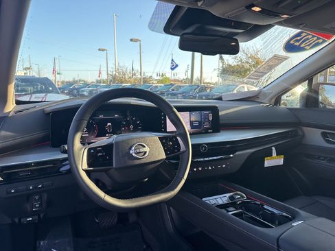 Certified 2025 Nissan Murano SL image 12