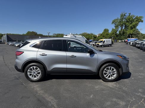 Certified 2022 Ford Escape SE w/ Cold Weather Package AWD/4WD image 8