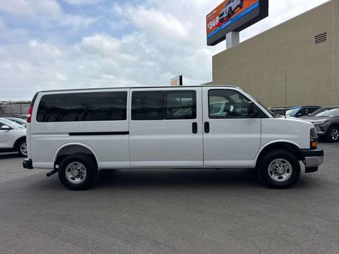 Used 2025 Chevrolet Express 3500 LT w/ LT Preferred Equipment Group RWD image 2