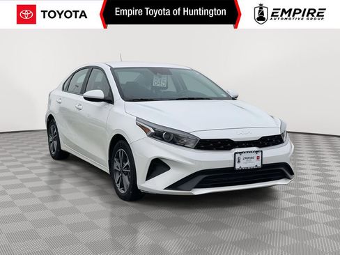 Used 2023 Kia Forte LXS image 1