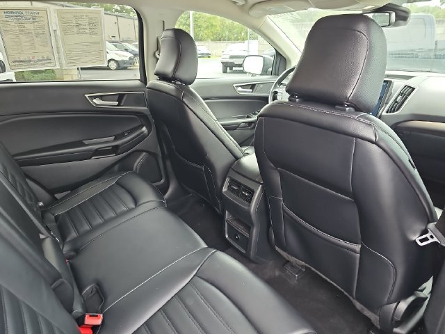 Used 2024 Ford Edge SEL AWD/4WD image 11