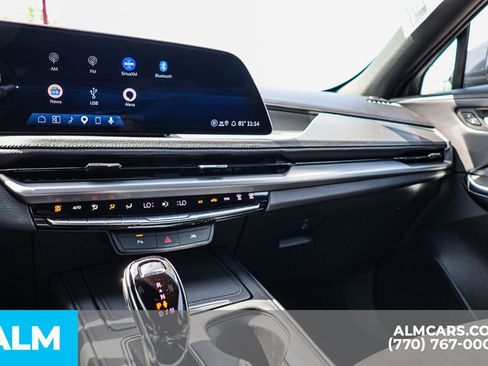 Used 2025 Cadillac XT4 Premium Luxury FWD image 39