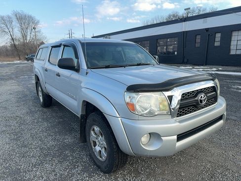 Used 2011 Toyota Tacoma 4x4 Double Cab w/ SR5 Pkg #2 image 5
