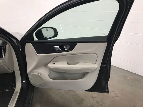 Used 2024 Volvo S60 B5 Core w/ Climate Package image 32