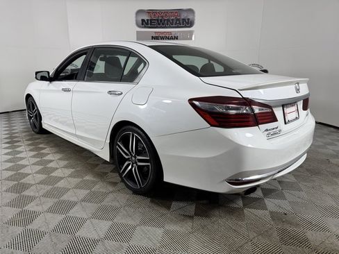 Used 2016 Honda Accord Sport image 10