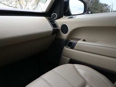 Used 2017 Land Rover Range Rover Sport HSE image 8