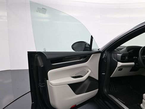 New 2026 Porsche Macan Electric image 15