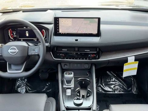 New 2026 Nissan Rogue Platinum w/ Platinum Premium Package image 11