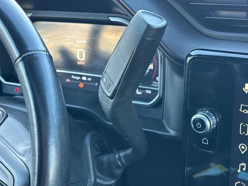 Used 2025 GMC Sierra 2500 AT4X image 22