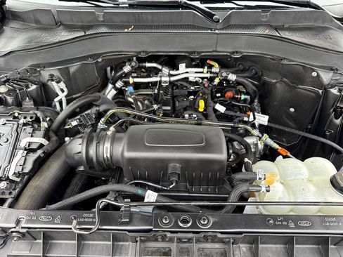 Certified 2022 Ford Explorer XLT w/ Equipment Group 202A image 13