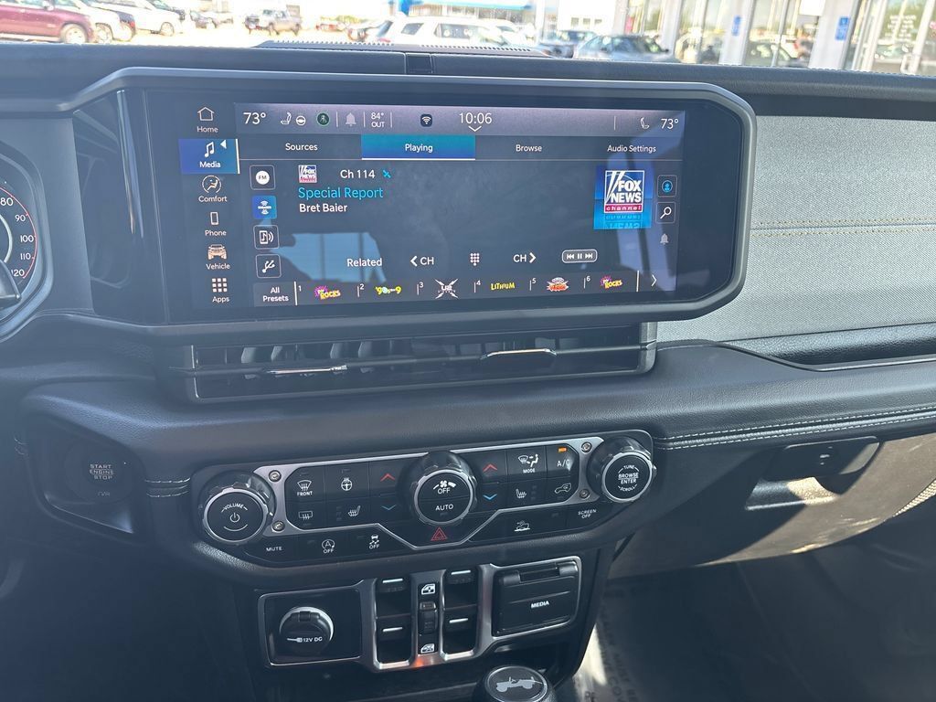 Used 2025 Jeep Wrangler Unlimited Sahara AWD/4WD image 18