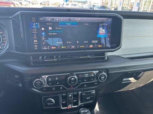 Used 2025 Jeep Wrangler Unlimited Sahara AWD/4WD image 18