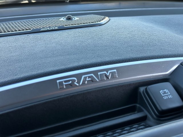 Used 2025 RAM 1500 Laramie AWD/4WD image 18