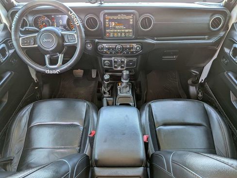 Used 2019 Jeep Wrangler Unlimited Sahara w/ Dual Top Group AWD/4WD image 15