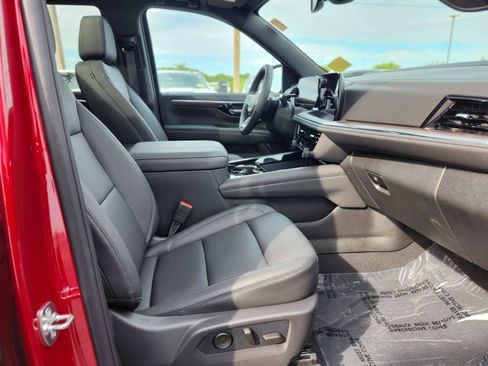 Used 2026 Chevrolet Tahoe Z71 w/ Comfort Package AWD/4WD image 9