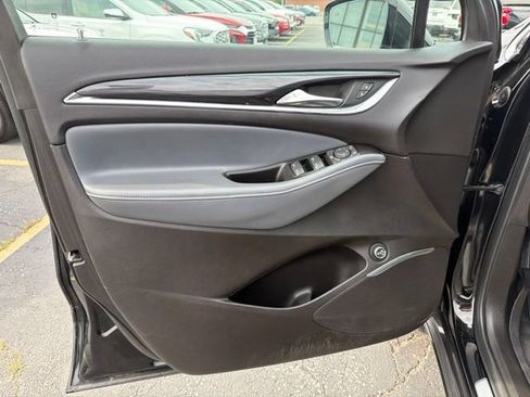 Used 2019 Buick Enclave Essence AWD/4WD image 11