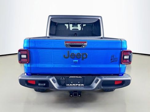 Used 2024 Jeep Gladiator Sport image 8