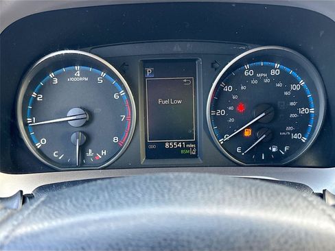 Used 2018 Toyota RAV4 XLE FWD image 12