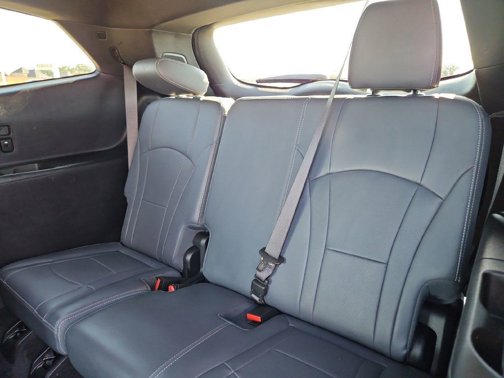 Used 2024 Buick Enclave Premium FWD image 16