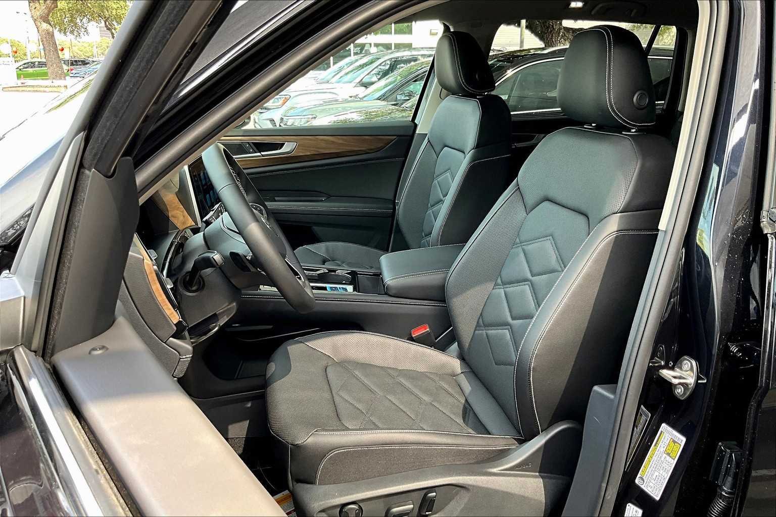New 2026 Volkswagen Atlas SE FWD image 9