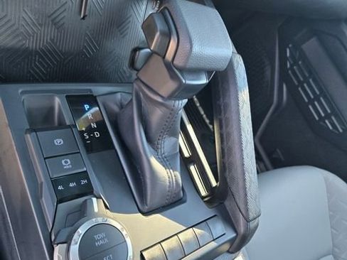 Certified 2025 Toyota Tacoma SR5 AWD/4WD image 16