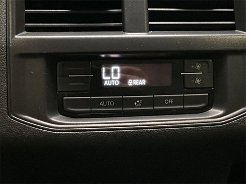 Used 2022 Volkswagen Atlas SE image 23