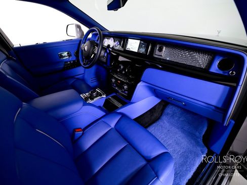 Used 2024 Rolls-Royce Phantom Sedan w/ The Phantom Package RWD image 36