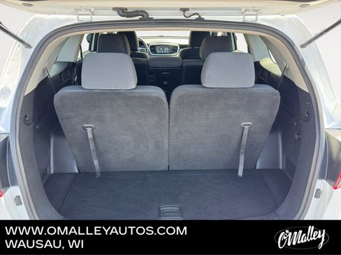 Used 2019 Kia Sorento AWD V6 image 12