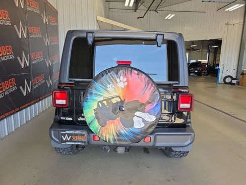 Used 2019 Jeep Wrangler Unlimited Sahara w/ Uconnect 4C Nav & Sound Group AWD/4WD image 6