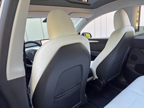 Used 2023 Tesla Model Y Long Range image 35