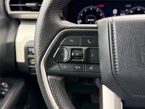 Used 2024 Toyota Tacoma TRD Off-Road AWD/4WD image 33
