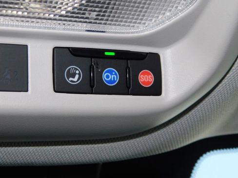 Used 2025 Chevrolet Trax LT w/ LT Convenience Package FWD image 34