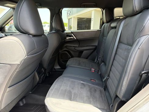 Used 2024 Mitsubishi Outlander SE Black Edition FWD image 35