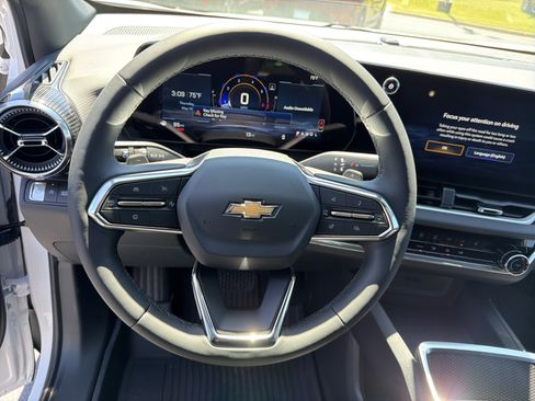New 2026 Chevrolet Equinox LT w/ Safety and Technology Package FWD image 23