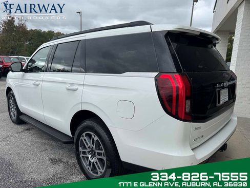 Used 2025 Ford Expedition Active image 8